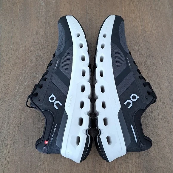 On Cloudrunner 2 - Color: Eclipse / Black - Size: Women 9.5 - Picture 7 of 9